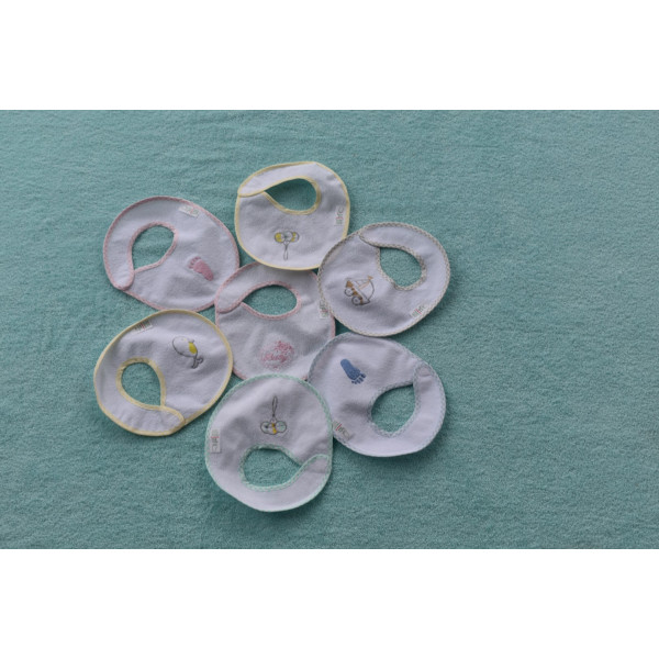 Figlio Bino Σαλιάρα πλαστική με κρατς κεντημένη 50-55