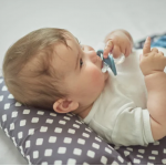 NUVITA Μασάζ ούλων 2 μήνες +  7003 Powder Blue NU-IBOC0031