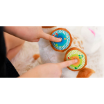 Sophie La Girafe Σόφι καμηλοπάρδαλη Λούτρινο παιχνίδι που μεταφέρει την μουσική με ένα άγγιγμα! S230806