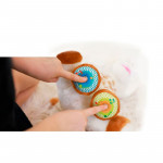 Sophie La Girafe Λούτρινο παιχνίδι που μεταφέρει την μουσική με ένα άγγιγμα! S230806 Sophie La Girafe Λούτρινο παιχνίδι που μεταφέρει την μουσική με ένα άγγιγμα! S230806