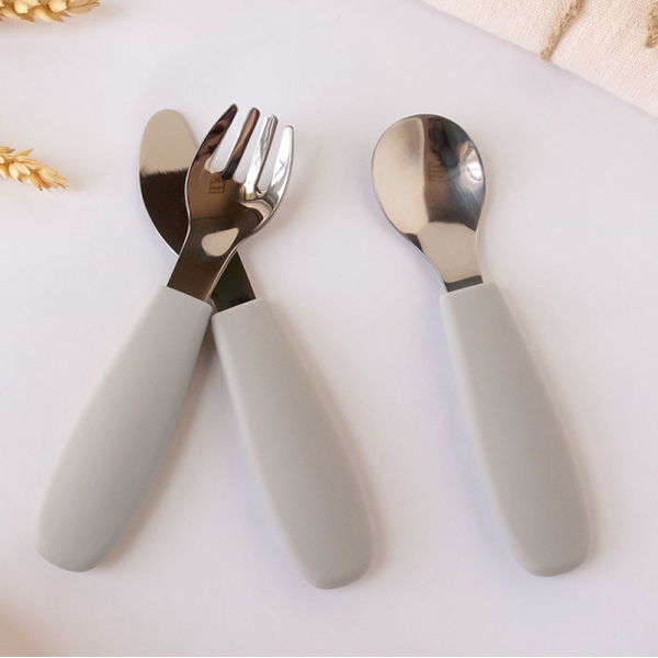 Kiokids Ανοξείδωτα Μαχαροπίρουνα με Λαβή Σιλικόνης Γκρι 6+Μ. Σετ 3τμχ. 4165